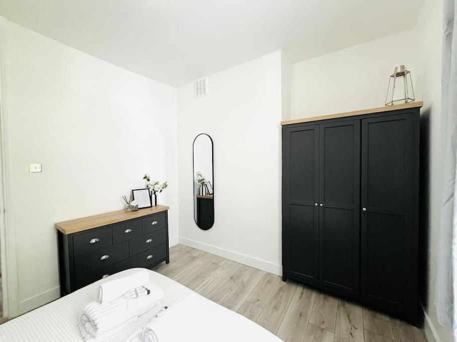 Newly Refurbished Flat In The Heart Of