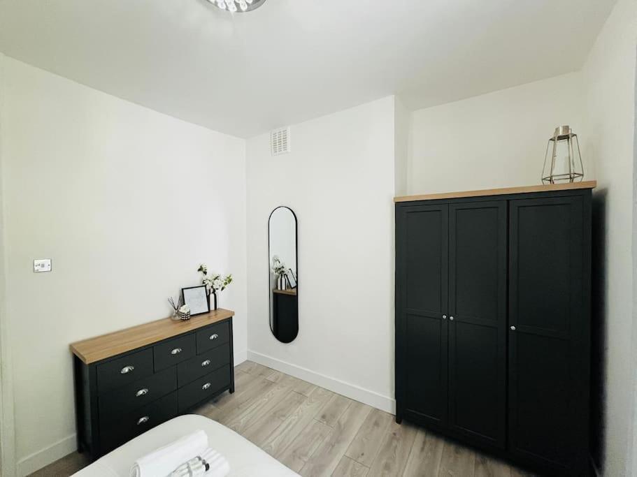 Newly Refurbished Flat In The Heart Of * Londra