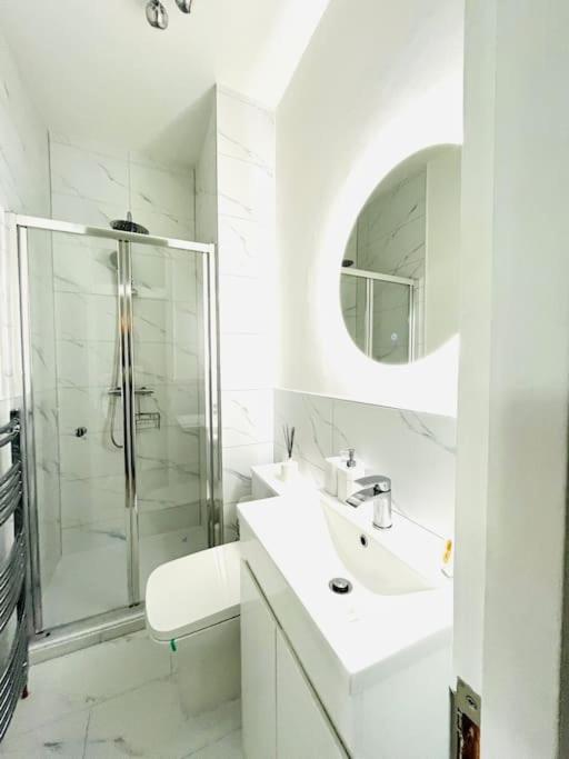 Newly Refurbished Flat In The Heart Of