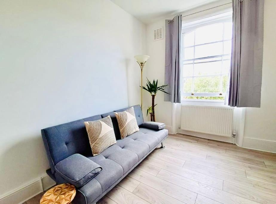 Newly Refurbished Flat In The Heart Of * Londra