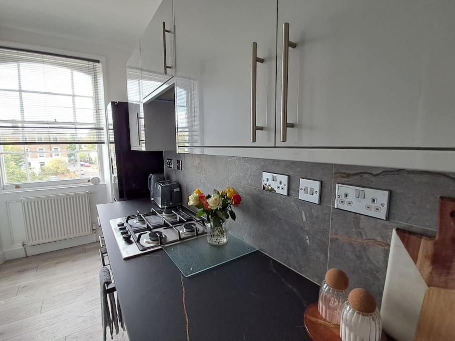 Newly Refurbished Flat In The Heart Of Appartamento