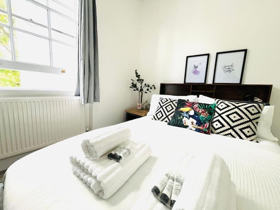 Newly Refurbished Flat In The Heart Of Appartamento Londra